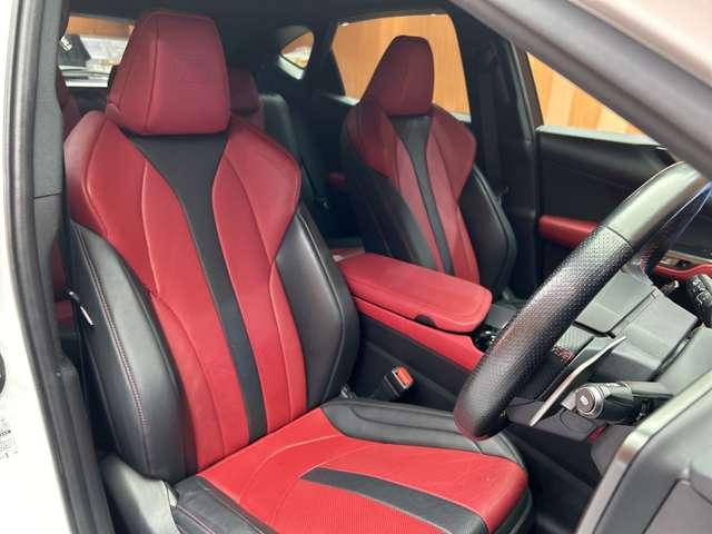 ＮＸ ＮＸ３５０ｈ　Ｆスポーツ　サンルーフ　ＡＣＣ　純正ナビ　３６０°カメラ　赤黒コンビレザーシート　ベンチレーション　シートヒーター　ステアリングヒーター　電動リアゲート　ＨＵＤ　オートホールド　ＥＴＣ　ドラレコ（6枚目）