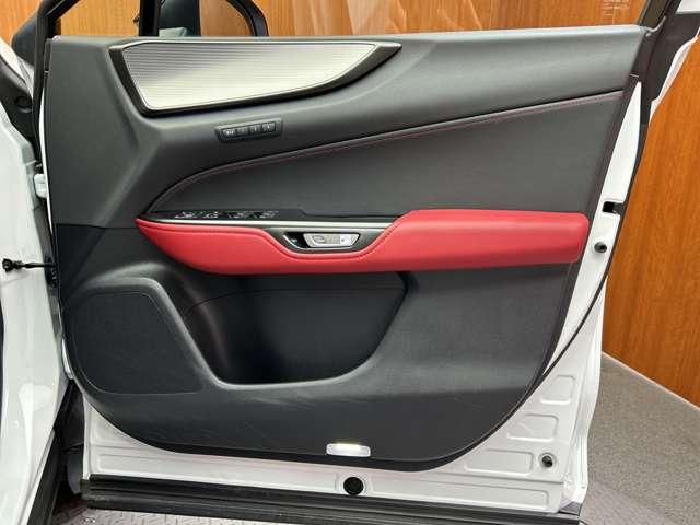 ＮＸ ＮＸ３５０ｈ　Ｆスポーツ　サンルーフ　ＡＣＣ　純正ナビ　３６０°カメラ　赤黒コンビレザーシート　ベンチレーション　シートヒーター　ステアリングヒーター　電動リアゲート　ＨＵＤ　オートホールド　ＥＴＣ　ドラレコ（43枚目）