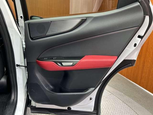 ＮＸ ＮＸ３５０ｈ　Ｆスポーツ　サンルーフ　ＡＣＣ　純正ナビ　３６０°カメラ　赤黒コンビレザーシート　ベンチレーション　シートヒーター　ステアリングヒーター　電動リアゲート　ＨＵＤ　オートホールド　ＥＴＣ　ドラレコ（45枚目）