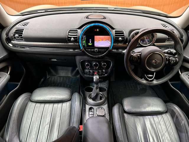 ＭＩＮＩ クーパーＳＤ　クラブマン　黒革　シートヒーター　メモリーパワーシート　ＡＣＣ　純正ナビ　バックカメラ　リアＰＤＣ　インテリジェントセーフティ　ＬＥＤヘッドライト　オートライト　電動パーキングブレーキ　ＥＴＣ　ドラレコ（4枚目）