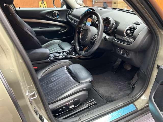 ＭＩＮＩ クーパーＳＤ　クラブマン　黒革　シートヒーター　メモリーパワーシート　ＡＣＣ　純正ナビ　バックカメラ　リアＰＤＣ　インテリジェントセーフティ　ＬＥＤヘッドライト　オートライト　電動パーキングブレーキ　ＥＴＣ　ドラレコ（5枚目）