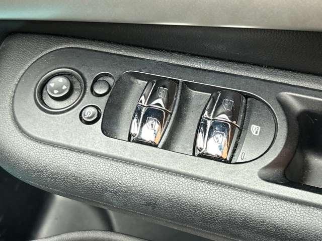 ＭＩＮＩ クーパーＳＤ　クラブマン　黒革　シートヒーター　メモリーパワーシート　ＡＣＣ　純正ナビ　バックカメラ　リアＰＤＣ　インテリジェントセーフティ　ＬＥＤヘッドライト　オートライト　電動パーキングブレーキ　ＥＴＣ　ドラレコ（30枚目）