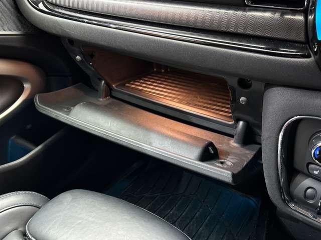 ＭＩＮＩ クーパーＳＤ　クラブマン　黒革　シートヒーター　メモリーパワーシート　ＡＣＣ　純正ナビ　バックカメラ　リアＰＤＣ　インテリジェントセーフティ　ＬＥＤヘッドライト　オートライト　電動パーキングブレーキ　ＥＴＣ　ドラレコ（37枚目）