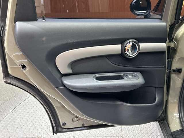 ＭＩＮＩ クーパーＳＤ　クラブマン　黒革　シートヒーター　メモリーパワーシート　ＡＣＣ　純正ナビ　バックカメラ　リアＰＤＣ　インテリジェントセーフティ　ＬＥＤヘッドライト　オートライト　電動パーキングブレーキ　ＥＴＣ　ドラレコ（47枚目）