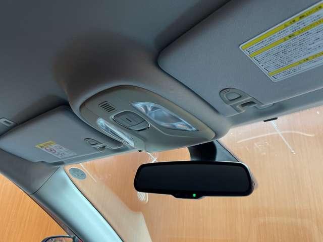 ジープ・コンパス ロンジチュード　クルーズコントロール　ナビ　地デジＴＶ　バックカメラ　Ｂｌｕｅｔｏｏｔｈ接続　パークアシスト　ブラックルーフ　ブラックルーフレール　プライバシーガラス　プッシュスタート　純正１７インチＡＷ　ＥＴＣ（25枚目）