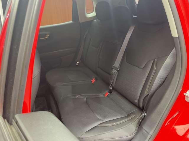 ジープ・コンパス ロンジチュード　クルーズコントロール　ナビ　地デジＴＶ　バックカメラ　Ｂｌｕｅｔｏｏｔｈ接続　パークアシスト　ブラックルーフ　ブラックルーフレール　プライバシーガラス　プッシュスタート　純正１７インチＡＷ　ＥＴＣ（34枚目）