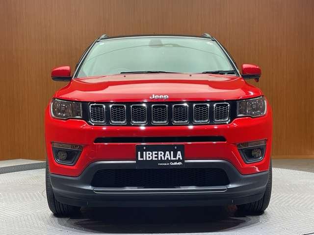 ジープ・コンパス ロンジチュード　クルーズコントロール　ナビ　地デジＴＶ　バックカメラ　Ｂｌｕｅｔｏｏｔｈ接続　パークアシスト　ブラックルーフ　ブラックルーフレール　プライバシーガラス　プッシュスタート　純正１７インチＡＷ　ＥＴＣ（42枚目）