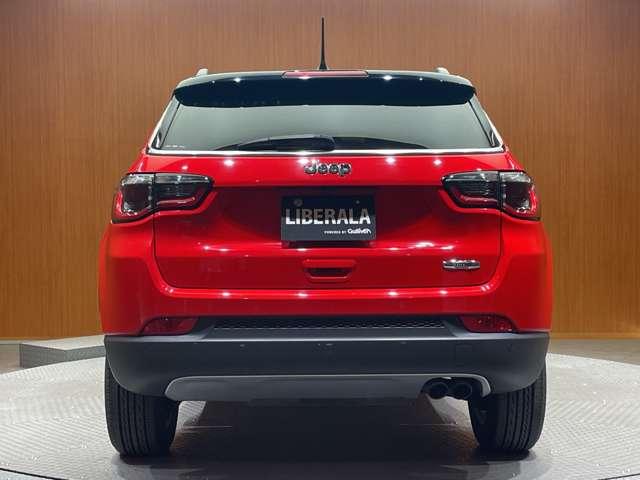 ジープ・コンパス ロンジチュード　クルーズコントロール　ナビ　地デジＴＶ　バックカメラ　Ｂｌｕｅｔｏｏｔｈ接続　パークアシスト　ブラックルーフ　ブラックルーフレール　プライバシーガラス　プッシュスタート　純正１７インチＡＷ　ＥＴＣ（43枚目）