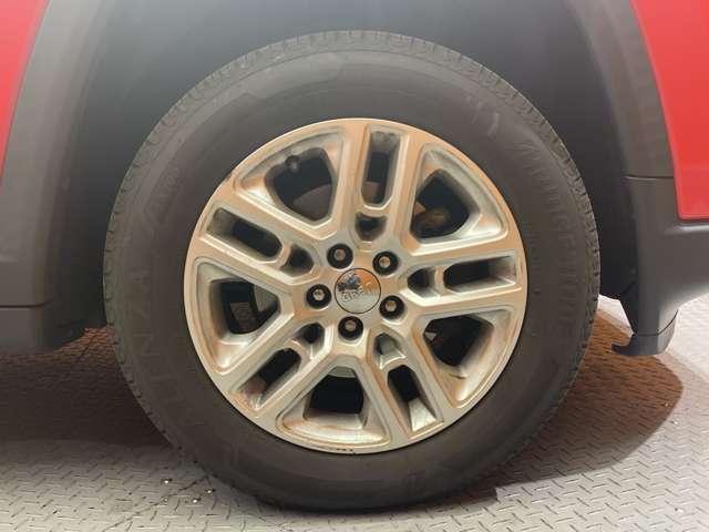 ジープ・コンパス ロンジチュード　クルーズコントロール　ナビ　地デジＴＶ　バックカメラ　Ｂｌｕｅｔｏｏｔｈ接続　パークアシスト　ブラックルーフ　ブラックルーフレール　プライバシーガラス　プッシュスタート　純正１７インチＡＷ　ＥＴＣ（51枚目）