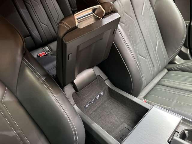 Ａ７スポーツバック ５５ＴＦＳＩクワトロ　Ｓライン　ＡＣＣ　黒革シート　ＯＰ２１インチＡＷ　マトリクスＬＥＤヘッドライト　バーチャルコックピット　純正ナビ　３６０°カメラ　アダプティブドライビングアシスト　レーンアシスト　サイドアシスト　ドラレコ（17枚目）