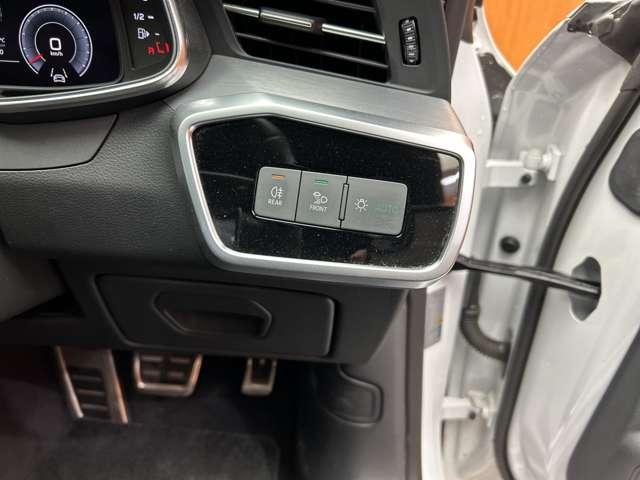 Ａ７スポーツバック ５５ＴＦＳＩクワトロ　Ｓライン　ＡＣＣ　黒革シート　ＯＰ２１インチＡＷ　マトリクスＬＥＤヘッドライト　バーチャルコックピット　純正ナビ　３６０°カメラ　アダプティブドライビングアシスト　レーンアシスト　サイドアシスト　ドラレコ（38枚目）