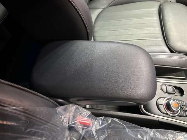 ＭＩＮＩ クーパーＳＤ　クロスオーバー　オール４　黒革　シートヒーター　メモリーパワーシート　ＡＣＣ　純正ナビ　バックカメラ　パーキングアシスト　ＬＥＤヘッドライト　オートライト　電動リアゲート　ドライブレコーダー　ＰＤＣ　電動パーキングブレーキ（18枚目）