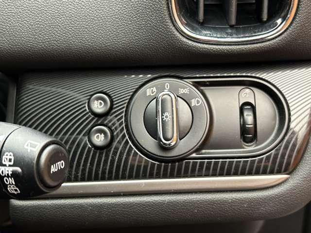 ＭＩＮＩ クーパーＳＤ　クロスオーバー　オール４　黒革　シートヒーター　メモリーパワーシート　ＡＣＣ　純正ナビ　バックカメラ　パーキングアシスト　ＬＥＤヘッドライト　オートライト　電動リアゲート　ドライブレコーダー　ＰＤＣ　電動パーキングブレーキ（27枚目）