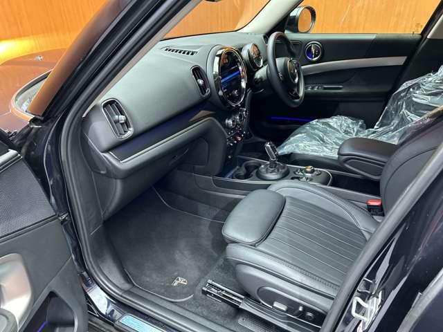 ＭＩＮＩ クーパーＳＤ　クロスオーバー　オール４　黒革　シートヒーター　メモリーパワーシート　ＡＣＣ　純正ナビ　バックカメラ　パーキングアシスト　ＬＥＤヘッドライト　オートライト　電動リアゲート　ドライブレコーダー　ＰＤＣ　電動パーキングブレーキ（41枚目）