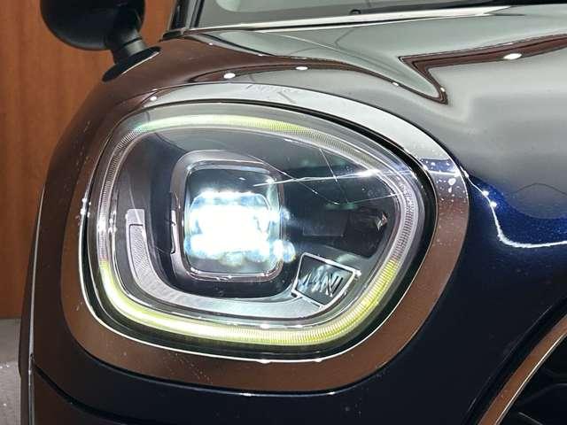 ＭＩＮＩ クーパーＳＤ　クロスオーバー　オール４　黒革　シートヒーター　メモリーパワーシート　ＡＣＣ　純正ナビ　バックカメラ　パーキングアシスト　ＬＥＤヘッドライト　オートライト　電動リアゲート　ドライブレコーダー　ＰＤＣ　電動パーキングブレーキ（61枚目）