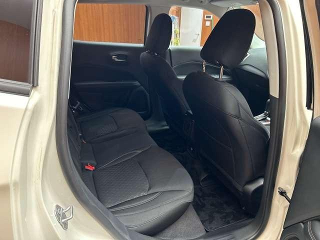 ジープ・コンパス 　ＡＣＣ　純正ナビ　バックカメラ　ＥＴＣ　スマートキー　レーンアシスト　パーキングアシスト　パークセンサー　ツートンカラー　衝突被害軽減ブレーキ　ブラインドスポット　フロントフォグランプ（7枚目）