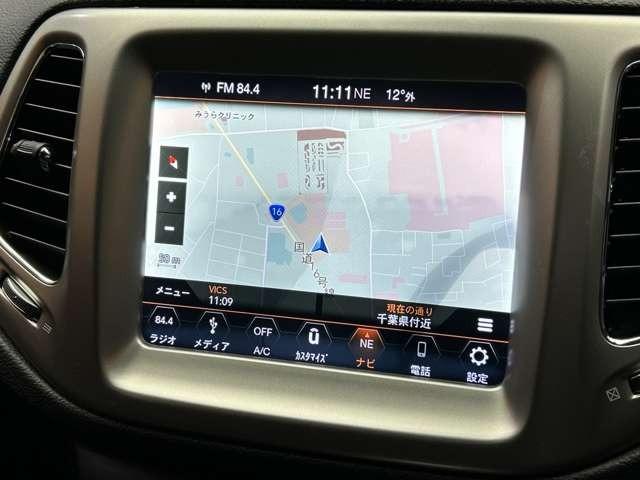 ジープ・コンパス 　ＡＣＣ　純正ナビ　バックカメラ　ＥＴＣ　スマートキー　レーンアシスト　パーキングアシスト　パークセンサー　ツートンカラー　衝突被害軽減ブレーキ　ブラインドスポット　フロントフォグランプ（10枚目）