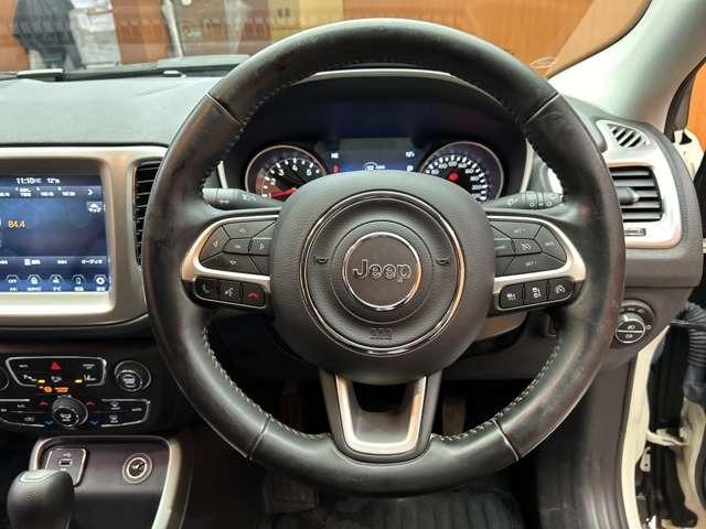 ジープ・コンパス 　ＡＣＣ　純正ナビ　バックカメラ　ＥＴＣ　スマートキー　レーンアシスト　パーキングアシスト　パークセンサー　ツートンカラー　衝突被害軽減ブレーキ　ブラインドスポット　フロントフォグランプ（20枚目）