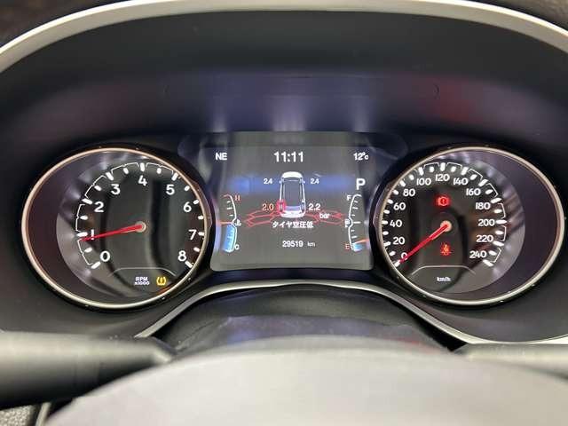 ジープ・コンパス 　ＡＣＣ　純正ナビ　バックカメラ　ＥＴＣ　スマートキー　レーンアシスト　パーキングアシスト　パークセンサー　ツートンカラー　衝突被害軽減ブレーキ　ブラインドスポット　フロントフォグランプ（21枚目）