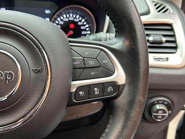 ジープ・コンパス 　ＡＣＣ　純正ナビ　バックカメラ　ＥＴＣ　スマートキー　レーンアシスト　パーキングアシスト　パークセンサー　ツートンカラー　衝突被害軽減ブレーキ　ブラインドスポット　フロントフォグランプ（22枚目）