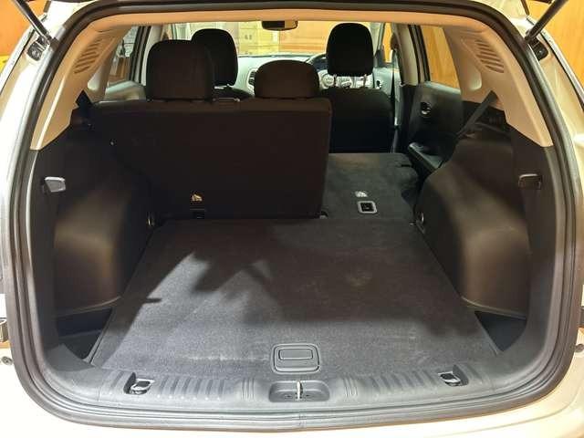 ジープ・コンパス 　ＡＣＣ　純正ナビ　バックカメラ　ＥＴＣ　スマートキー　レーンアシスト　パーキングアシスト　パークセンサー　ツートンカラー　衝突被害軽減ブレーキ　ブラインドスポット　フロントフォグランプ（44枚目）