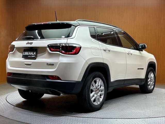 ジープ・コンパス 　ＡＣＣ　純正ナビ　バックカメラ　ＥＴＣ　スマートキー　レーンアシスト　パーキングアシスト　パークセンサー　ツートンカラー　衝突被害軽減ブレーキ　ブラインドスポット　フロントフォグランプ（52枚目）