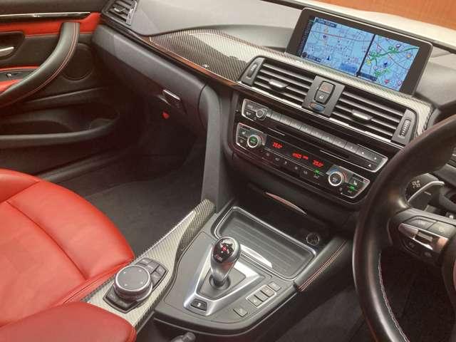 Ｍ４ Ｍ４クーペ　ＯＰ鍛造１９インチＡＷ　カーボンダイバー製ルーフ　純正ナビ　バックカメラ　赤革　シートヒーター　メモリーパワーシート　ＰＤＣ　クルーズコントロール　　パドルシフト　ＥＴＣ　ＬＥＤヘッドライト（9枚目）