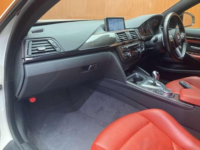 Ｍ４ Ｍ４クーペ　ＯＰ鍛造１９インチＡＷ　カーボンダイバー製ルーフ　純正ナビ　バックカメラ　赤革　シートヒーター　メモリーパワーシート　ＰＤＣ　クルーズコントロール　　パドルシフト　ＥＴＣ　ＬＥＤヘッドライト（31枚目）