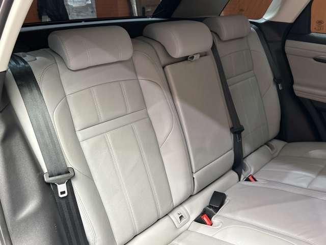 レンジローバーイヴォーク Ｓ　ＡＣＣ　純正ナビ　バックカメラ　白革シート　パワーシート　シートヒーター　デジタルメーター　衝突被害軽減ブレーキ　レーンアシスト　電動リアゲート　オートライト　ＥＴＣ　コーナーセンサー（8枚目）