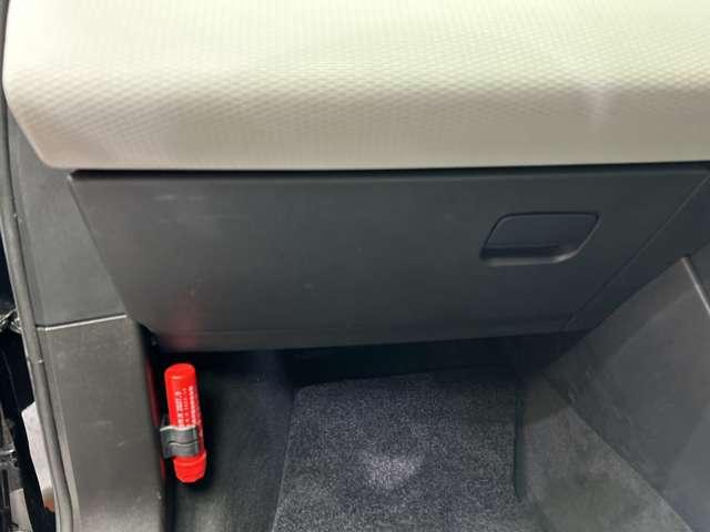 レンジローバーイヴォーク Ｓ　ＡＣＣ　純正ナビ　バックカメラ　白革シート　パワーシート　シートヒーター　デジタルメーター　衝突被害軽減ブレーキ　レーンアシスト　電動リアゲート　オートライト　ＥＴＣ　コーナーセンサー（29枚目）