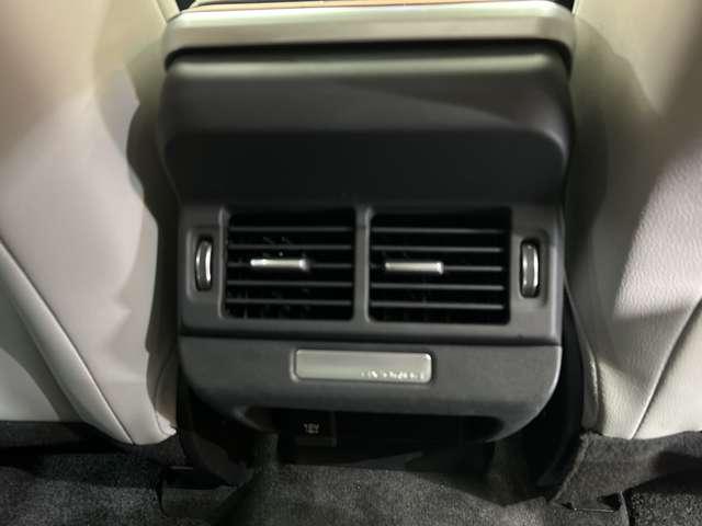 レンジローバーイヴォーク Ｓ　ＡＣＣ　純正ナビ　バックカメラ　白革シート　パワーシート　シートヒーター　デジタルメーター　衝突被害軽減ブレーキ　レーンアシスト　電動リアゲート　オートライト　ＥＴＣ　コーナーセンサー（32枚目）