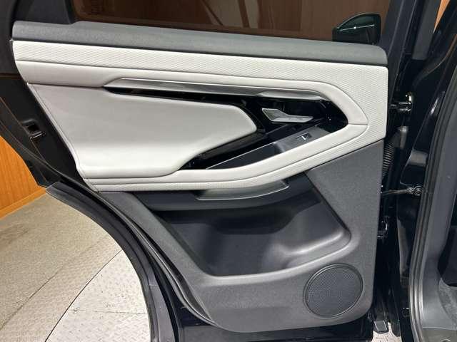 レンジローバーイヴォーク Ｓ　ＡＣＣ　純正ナビ　バックカメラ　白革シート　パワーシート　シートヒーター　デジタルメーター　衝突被害軽減ブレーキ　レーンアシスト　電動リアゲート　オートライト　ＥＴＣ　コーナーセンサー（40枚目）