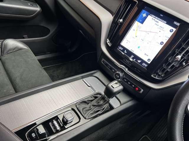 ＸＣ６０ Ｄ４　ＡＷＤ　Ｒデザイン　ＡＣＣ　半革シート　純正ナビ　地デジＴＶ　　３６０°カメラ　Ｂｌｕｅｔｏｏｔｈ接続　電動シート　シートヒーター　自動駐車　パドルシフト　電動リアゲート　ＬＥＤヘッドライト　衝突軽減Ｂ　ＢＳＭ　ＬＫＡ（15枚目）