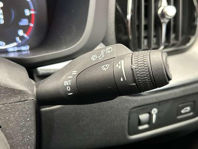 ＸＣ６０ Ｄ４　ＡＷＤ　Ｒデザイン　ＡＣＣ　半革シート　純正ナビ　地デジＴＶ　　３６０°カメラ　Ｂｌｕｅｔｏｏｔｈ接続　電動シート　シートヒーター　自動駐車　パドルシフト　電動リアゲート　ＬＥＤヘッドライト　衝突軽減Ｂ　ＢＳＭ　ＬＫＡ（23枚目）