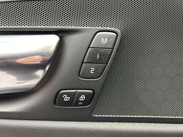 ＸＣ６０ Ｄ４　ＡＷＤ　Ｒデザイン　ＡＣＣ　半革シート　純正ナビ　地デジＴＶ　　３６０°カメラ　Ｂｌｕｅｔｏｏｔｈ接続　電動シート　シートヒーター　自動駐車　パドルシフト　電動リアゲート　ＬＥＤヘッドライト　衝突軽減Ｂ　ＢＳＭ　ＬＫＡ（26枚目）