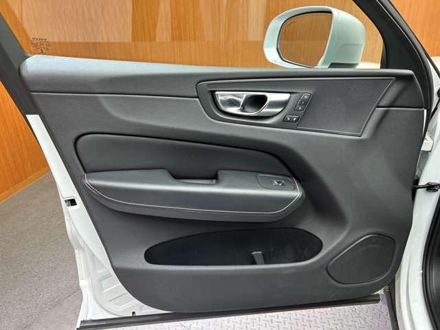 ＸＣ６０ Ｄ４　ＡＷＤ　Ｒデザイン　ＡＣＣ　半革シート　純正ナビ　地デジＴＶ　　３６０°カメラ　Ｂｌｕｅｔｏｏｔｈ接続　電動シート　シートヒーター　自動駐車　パドルシフト　電動リアゲート　ＬＥＤヘッドライト　衝突軽減Ｂ　ＢＳＭ　ＬＫＡ（42枚目）