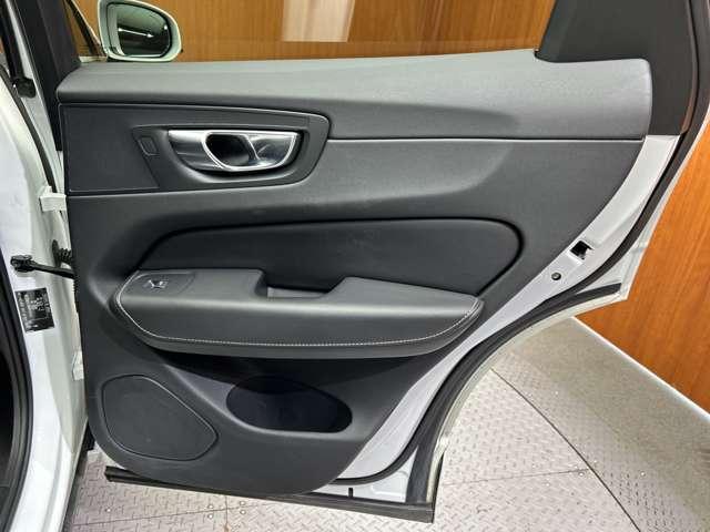 ＸＣ６０ Ｄ４　ＡＷＤ　Ｒデザイン　ＡＣＣ　半革シート　純正ナビ　地デジＴＶ　　３６０°カメラ　Ｂｌｕｅｔｏｏｔｈ接続　電動シート　シートヒーター　自動駐車　パドルシフト　電動リアゲート　ＬＥＤヘッドライト　衝突軽減Ｂ　ＢＳＭ　ＬＫＡ（43枚目）