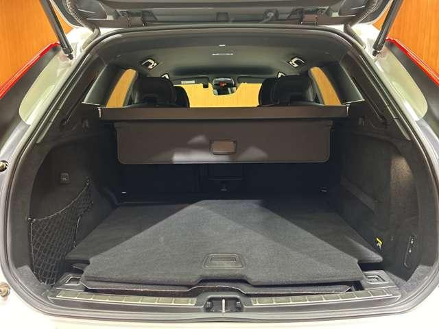 ＸＣ６０ Ｄ４　ＡＷＤ　Ｒデザイン　ＡＣＣ　半革シート　純正ナビ　地デジＴＶ　　３６０°カメラ　Ｂｌｕｅｔｏｏｔｈ接続　電動シート　シートヒーター　自動駐車　パドルシフト　電動リアゲート　ＬＥＤヘッドライト　衝突軽減Ｂ　ＢＳＭ　ＬＫＡ（45枚目）