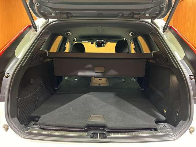 ＸＣ６０ Ｄ４　ＡＷＤ　Ｒデザイン　ＡＣＣ　半革シート　純正ナビ　地デジＴＶ　　３６０°カメラ　Ｂｌｕｅｔｏｏｔｈ接続　電動シート　シートヒーター　自動駐車　パドルシフト　電動リアゲート　ＬＥＤヘッドライト　衝突軽減Ｂ　ＢＳＭ　ＬＫＡ（47枚目）