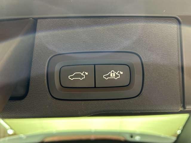 ＸＣ６０ Ｄ４　ＡＷＤ　Ｒデザイン　ＡＣＣ　半革シート　純正ナビ　地デジＴＶ　　３６０°カメラ　Ｂｌｕｅｔｏｏｔｈ接続　電動シート　シートヒーター　自動駐車　パドルシフト　電動リアゲート　ＬＥＤヘッドライト　衝突軽減Ｂ　ＢＳＭ　ＬＫＡ（48枚目）