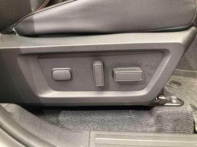 トライトン ＧＳＲ　純正ナビ　３６０°カメラ　黒革シート　パワーシート　シートヒーター　ステアリングヒーター　レーダークルーズコントロール　レーンアシスト　アイドリングストップ　ＬＥＤヘッドライト　オートライト　ＥＴＣ（23枚目）