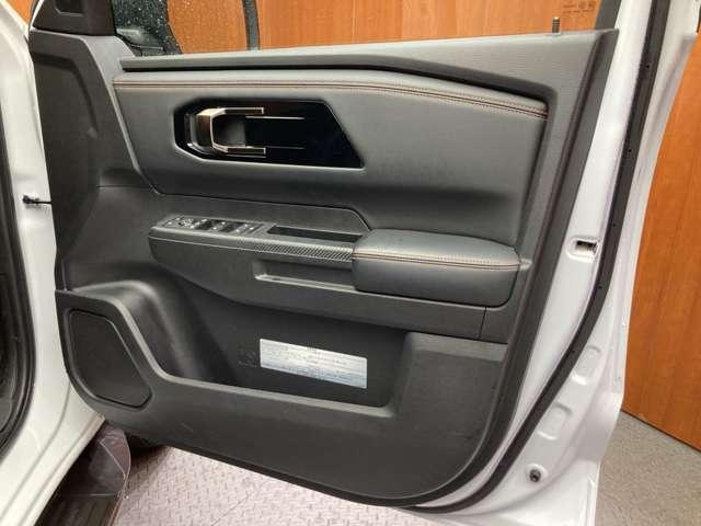トライトン ＧＳＲ　純正ナビ　３６０°カメラ　黒革シート　パワーシート　シートヒーター　ステアリングヒーター　レーダークルーズコントロール　レーンアシスト　アイドリングストップ　ＬＥＤヘッドライト　オートライト　ＥＴＣ（33枚目）