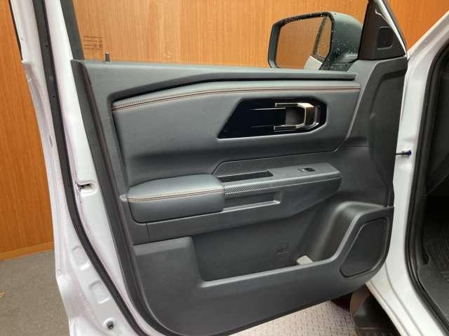 トライトン ＧＳＲ　純正ナビ　３６０°カメラ　黒革シート　パワーシート　シートヒーター　ステアリングヒーター　レーダークルーズコントロール　レーンアシスト　アイドリングストップ　ＬＥＤヘッドライト　オートライト　ＥＴＣ（34枚目）