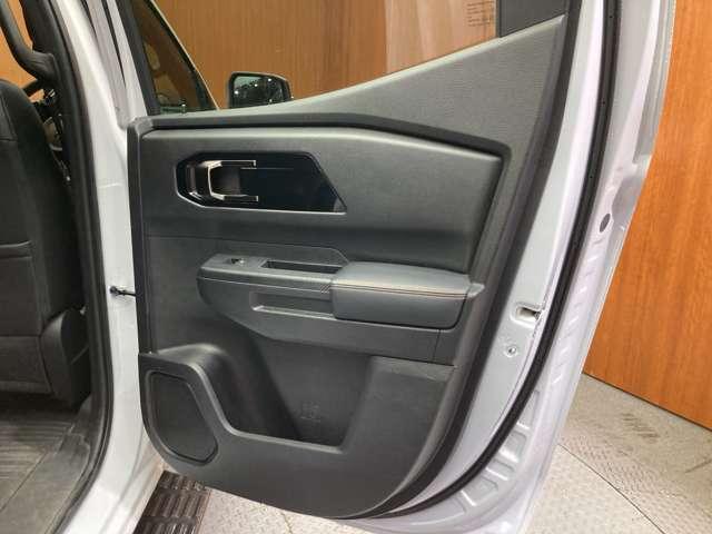 トライトン ＧＳＲ　純正ナビ　３６０°カメラ　黒革シート　パワーシート　シートヒーター　ステアリングヒーター　レーダークルーズコントロール　レーンアシスト　アイドリングストップ　ＬＥＤヘッドライト　オートライト　ＥＴＣ（35枚目）