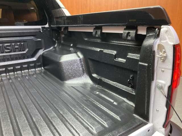 トライトン ＧＳＲ　純正ナビ　３６０°カメラ　黒革シート　パワーシート　シートヒーター　ステアリングヒーター　レーダークルーズコントロール　レーンアシスト　アイドリングストップ　ＬＥＤヘッドライト　オートライト　ＥＴＣ（39枚目）