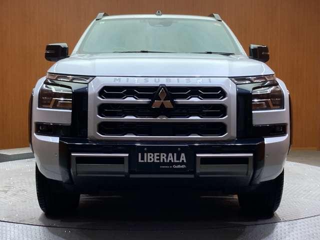 トライトン ＧＳＲ　純正ナビ　３６０°カメラ　黒革シート　パワーシート　シートヒーター　ステアリングヒーター　レーダークルーズコントロール　レーンアシスト　アイドリングストップ　ＬＥＤヘッドライト　オートライト　ＥＴＣ（40枚目）