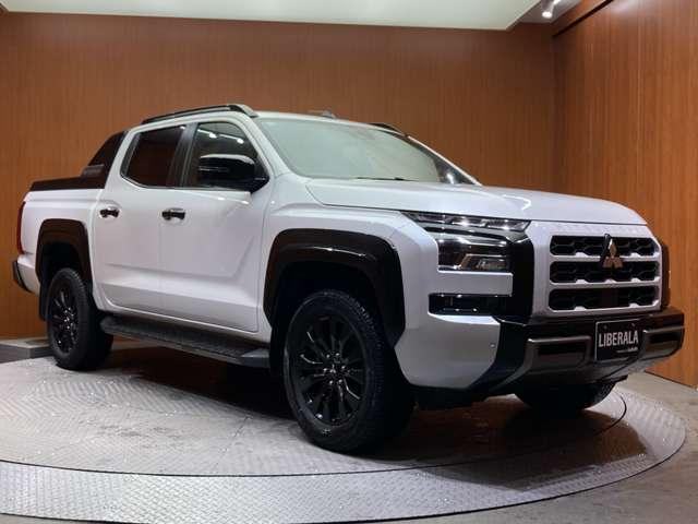 トライトン ＧＳＲ　純正ナビ　３６０°カメラ　黒革シート　パワーシート　シートヒーター　ステアリングヒーター　レーダークルーズコントロール　レーンアシスト　アイドリングストップ　ＬＥＤヘッドライト　オートライト　ＥＴＣ（44枚目）