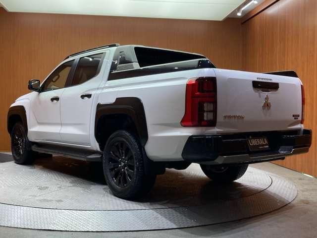 トライトン ＧＳＲ　純正ナビ　３６０°カメラ　黒革シート　パワーシート　シートヒーター　ステアリングヒーター　レーダークルーズコントロール　レーンアシスト　アイドリングストップ　ＬＥＤヘッドライト　オートライト　ＥＴＣ（47枚目）