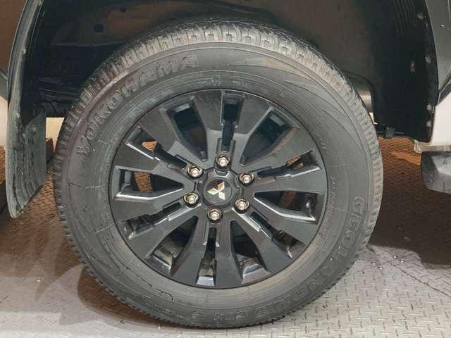 トライトン ＧＳＲ　純正ナビ　３６０°カメラ　黒革シート　パワーシート　シートヒーター　ステアリングヒーター　レーダークルーズコントロール　レーンアシスト　アイドリングストップ　ＬＥＤヘッドライト　オートライト　ＥＴＣ（50枚目）