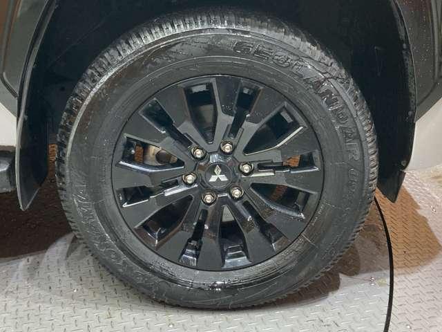 トライトン ＧＳＲ　純正ナビ　３６０°カメラ　黒革シート　パワーシート　シートヒーター　ステアリングヒーター　レーダークルーズコントロール　レーンアシスト　アイドリングストップ　ＬＥＤヘッドライト　オートライト　ＥＴＣ（52枚目）